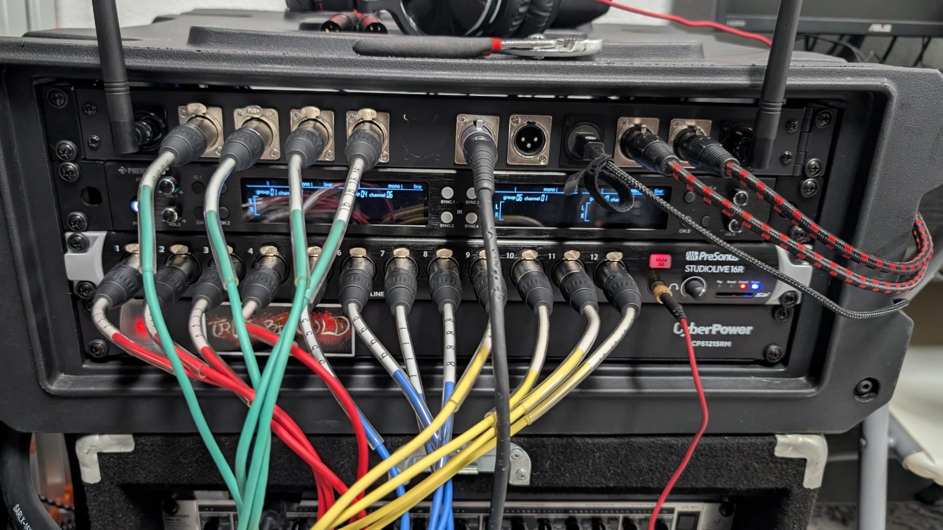 Phenyx Pro 4-Channel UHF Mono Wireless in Ear Monitor System PTM-33-4B customer photo 1