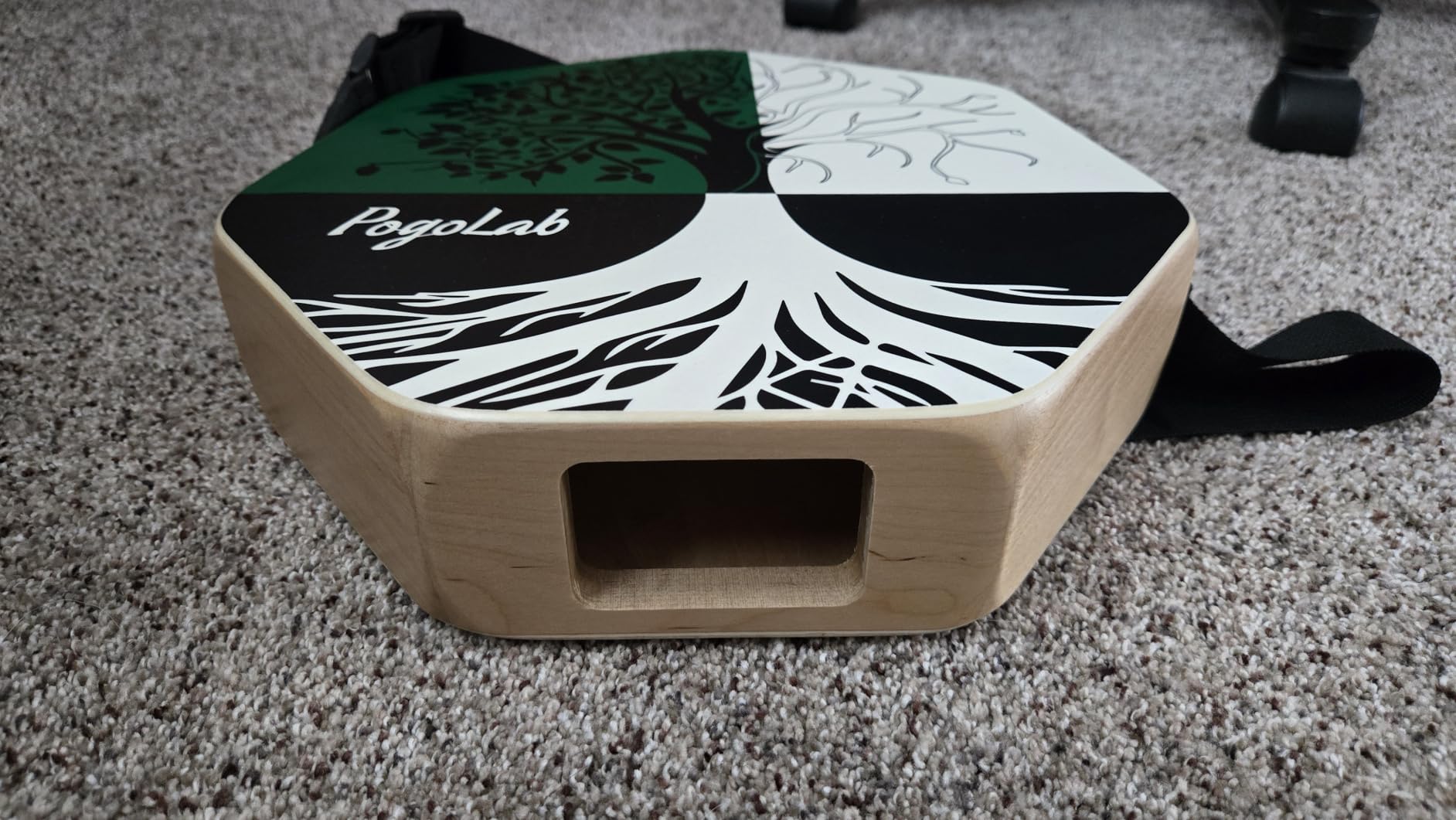 POGOLAB Two-tone Cajon, Portable Travel Wooden Drum with Adjustable Strap, Easy to Carry, Unique Appearance, Beautiful Percussion Instrument (Natural Brown) customer photo 2