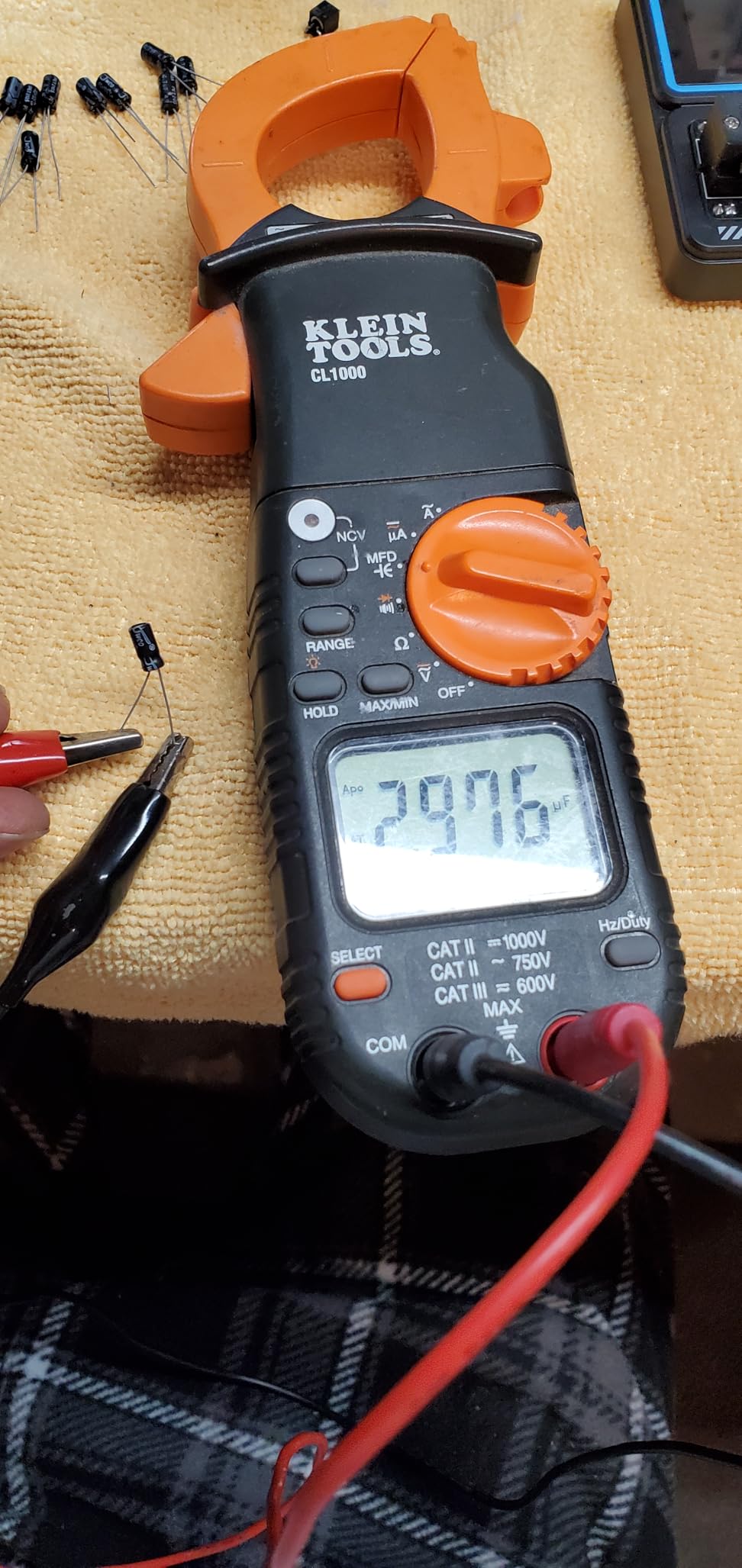 24 Values Electrolytic Capacitor Assortment Kit from 0.1uF to 1000uF 10V 16V 25V 50V in-line Aluminum Capacitors Set customer photo 1