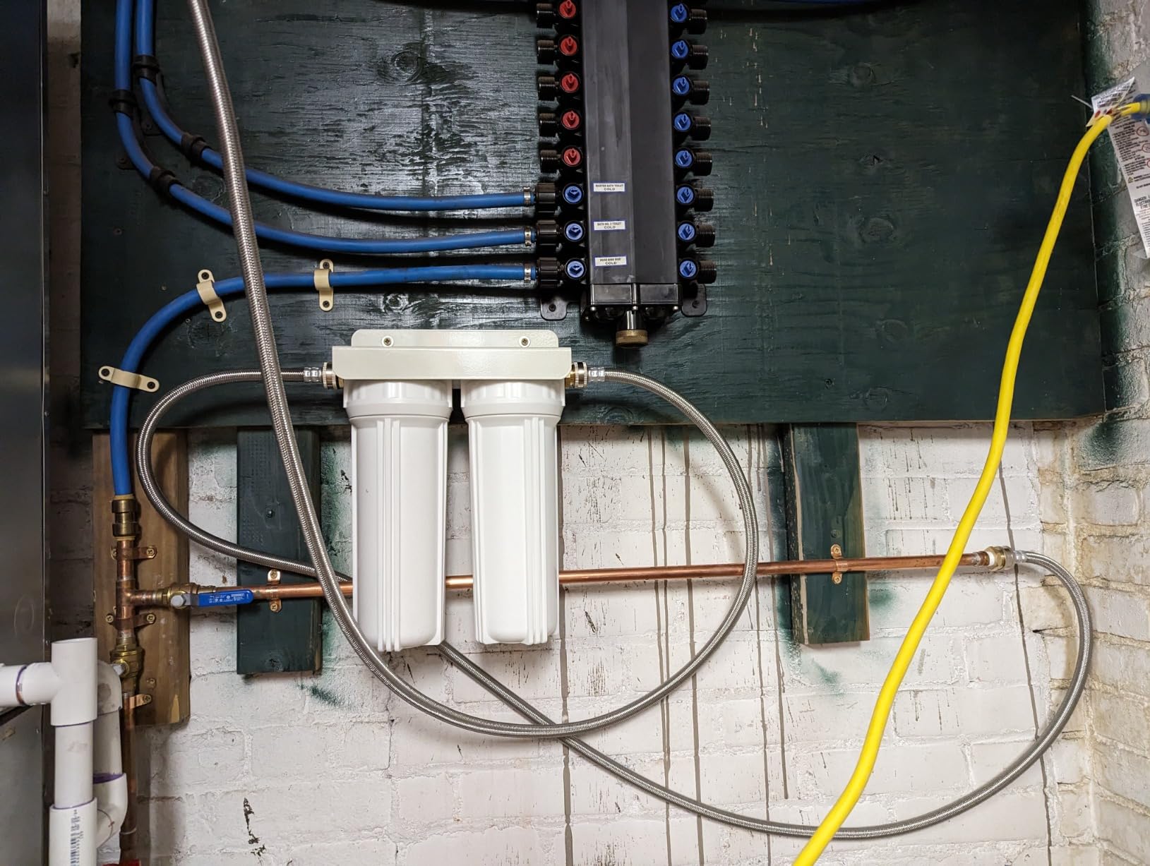 External RV Dual Water Filter System for Reducing Sediment, Dirt, Sand, Rust, Scale Particles & Chlorine Taste | 3/4