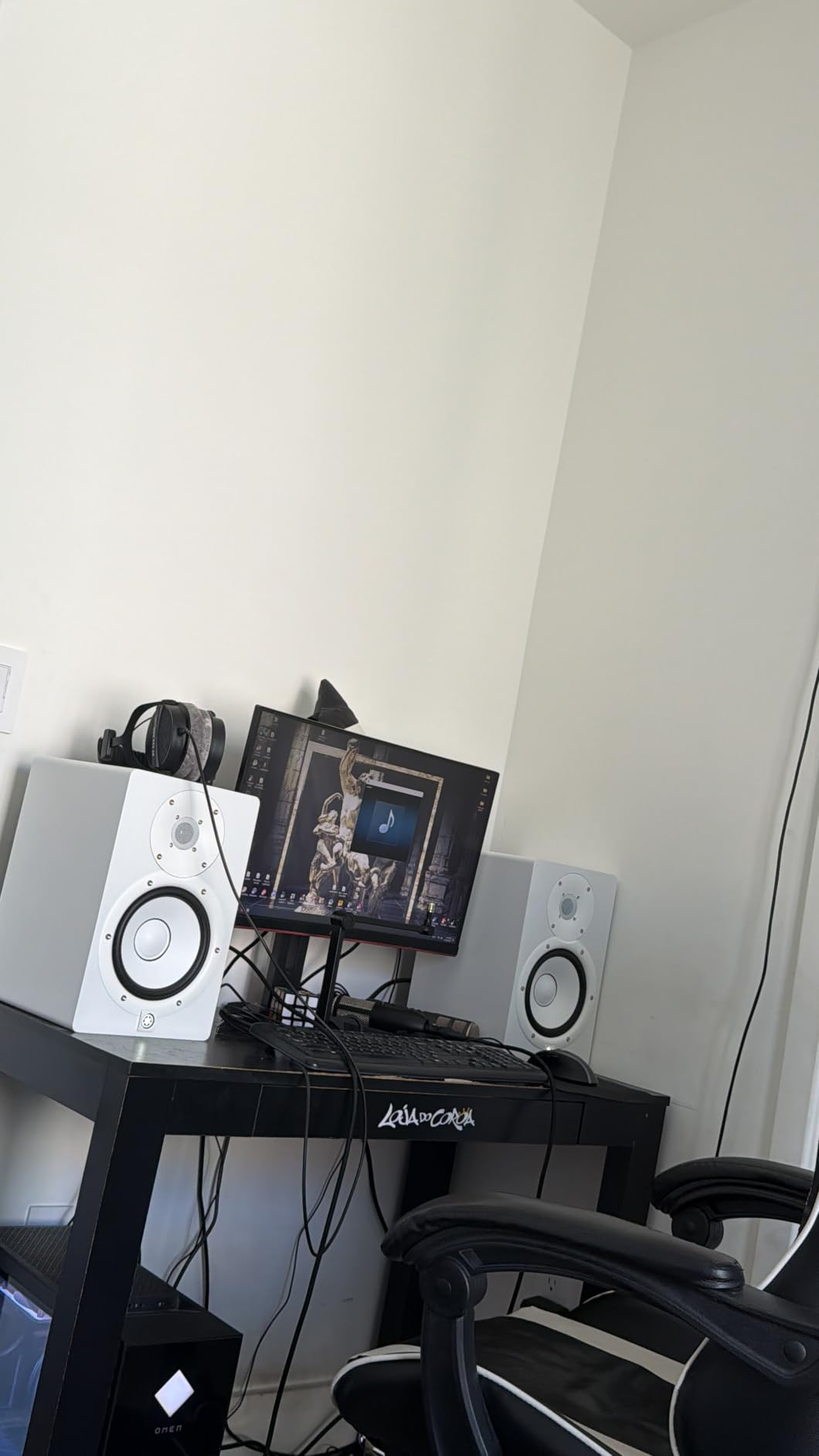 Yamaha HS3 Powered Studio Monitor in Black, Pair (HS3 B) customer photo 1