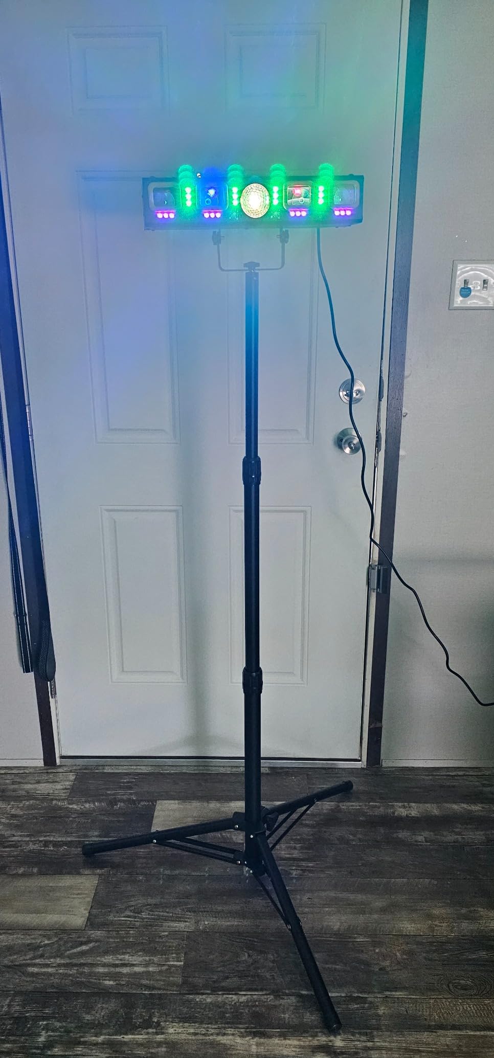 KeoBin 6-in-1 DJ Light with Stand, RGBW Disco Lights, Strobes, Laser Light customer photo 2