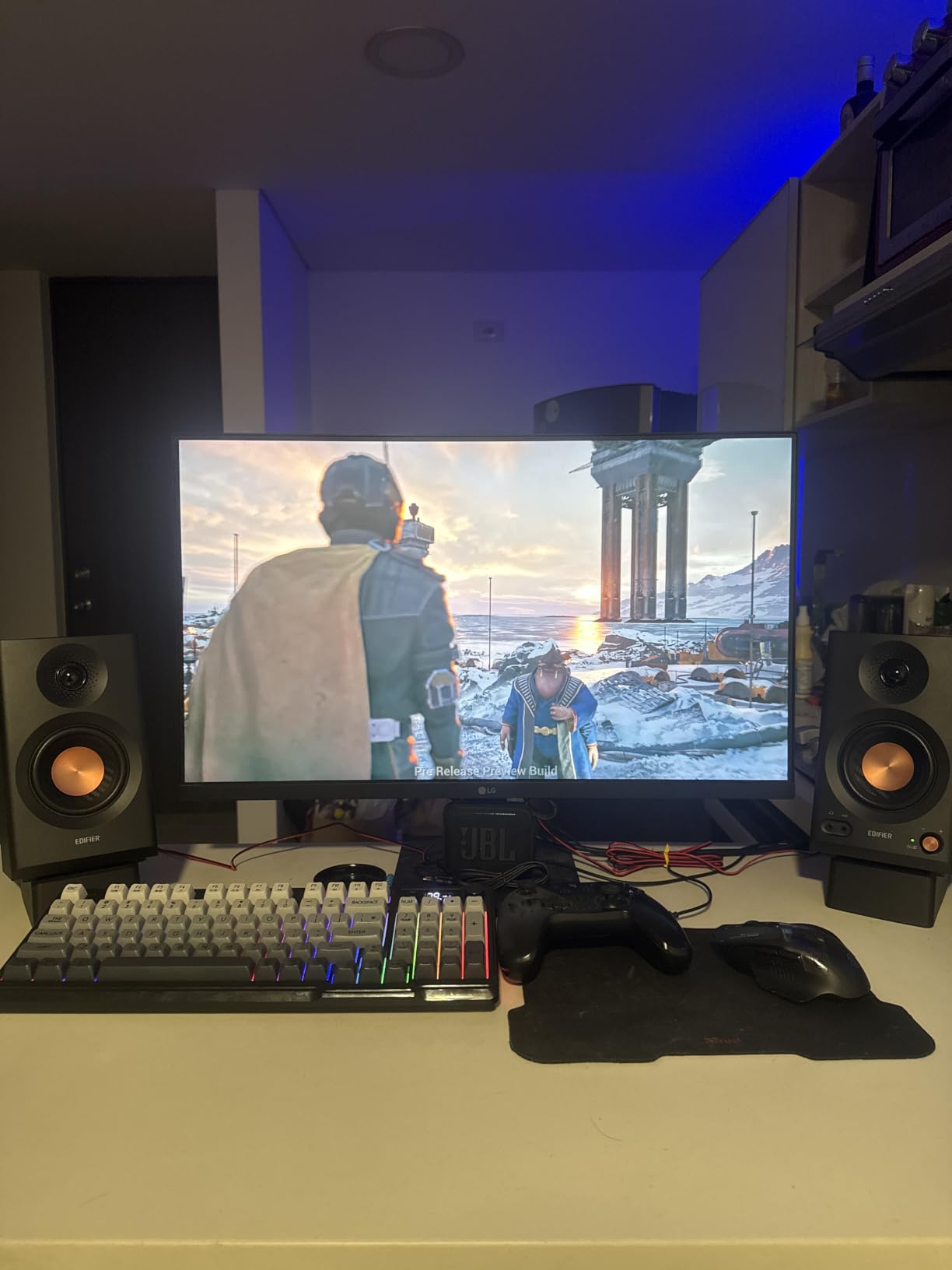 Edifier MR3 Powered Studio Monitor, Speaker Hi-Res Active Bluetooth Speaker customer photo 1