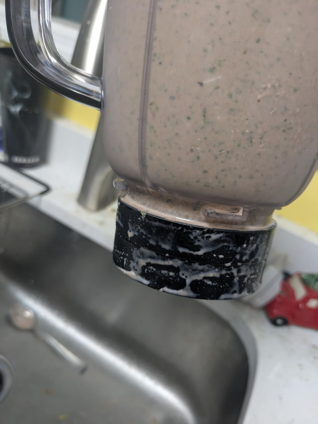 Bear Blender, 2025 New 700W Smoothie Countertop Blender with 40oz Cup for Shakes and Smoothies, 3-Speed for Crushing Ice, Puree and Frozen Fruit with Autonomous Clean customer photo 1