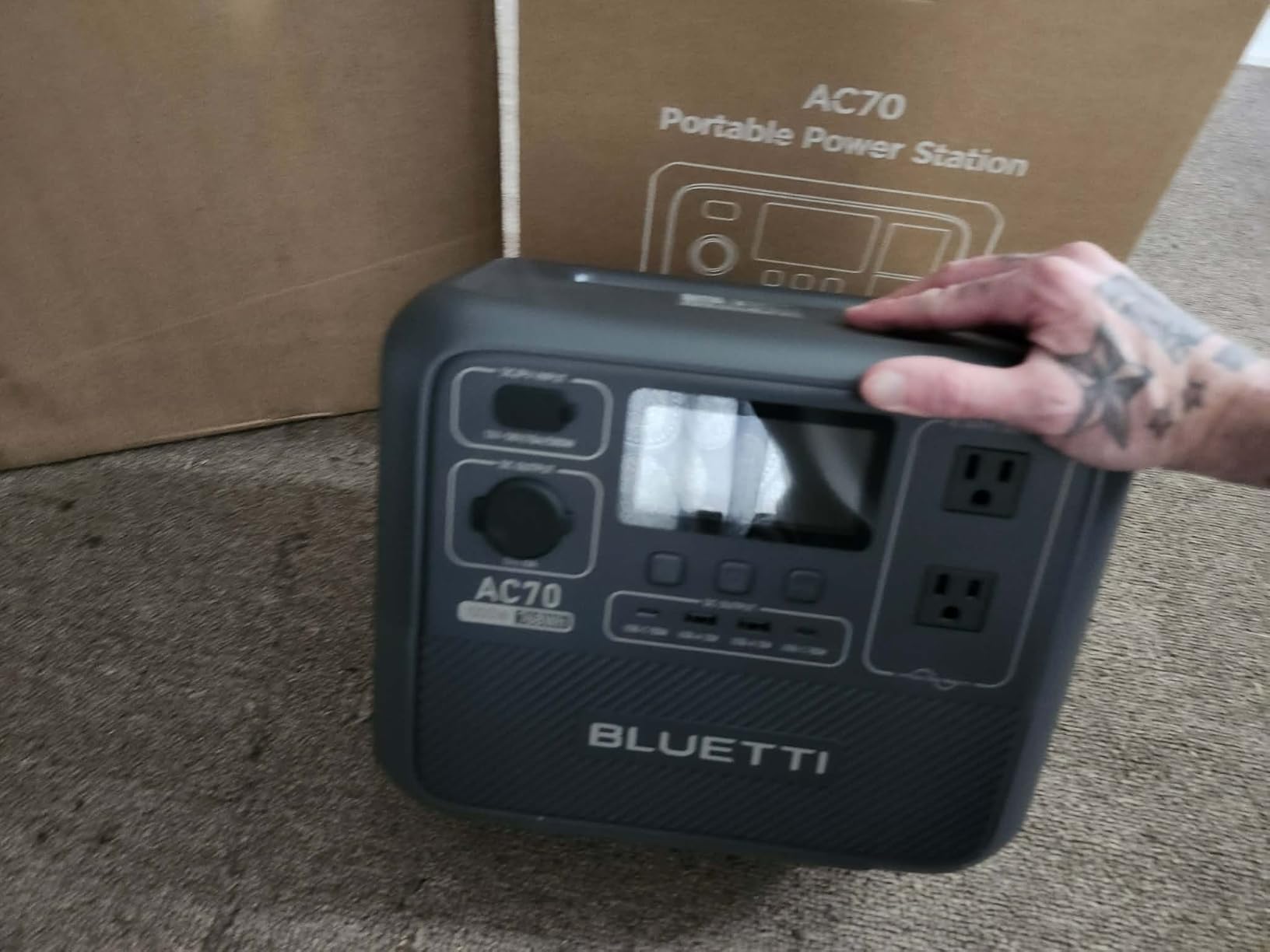 BLUETTI Solar Generator Elite 100 V2 with 200W Solar Panel Included, 1024Wh customer photo 1