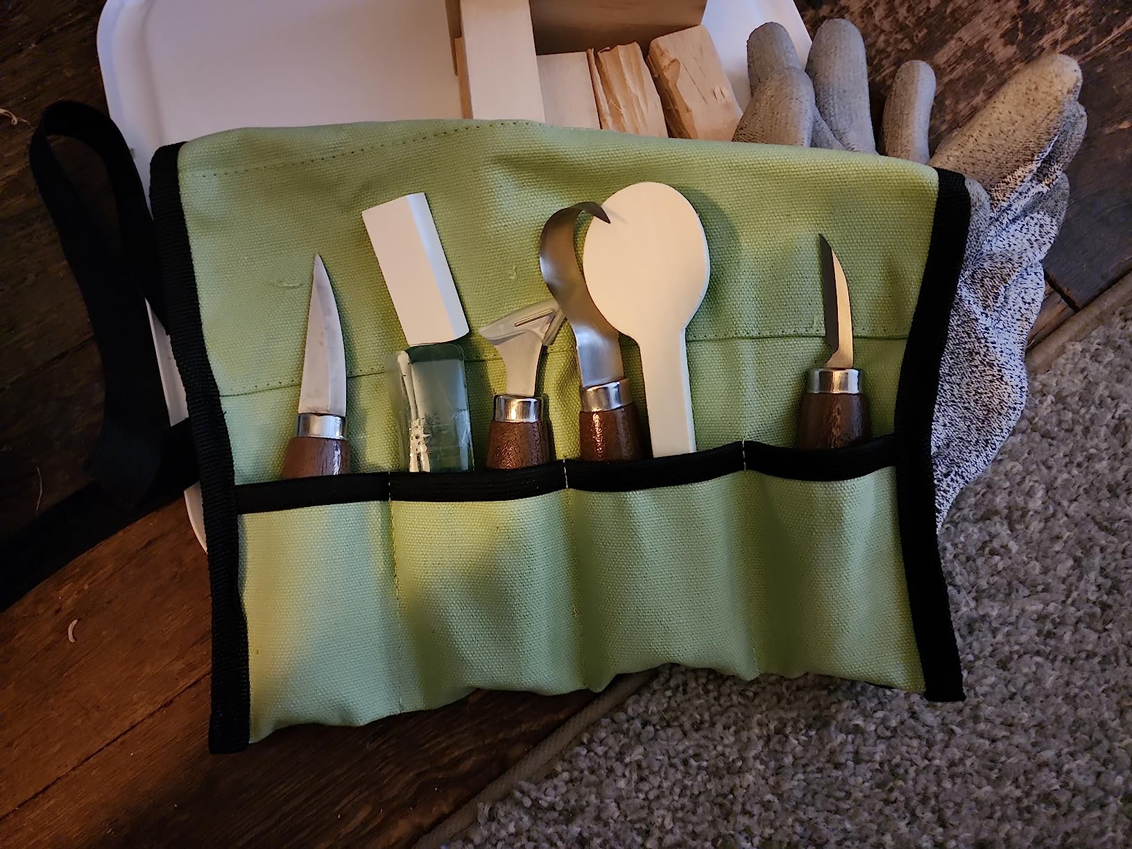 IMYMEE Wood Whittling Kit for Beginners-Complete Whittling Set with 4pcs Wood Carving Knives & 8pcs Basswood Wood Blocks-Perfect Wood Carving Kit Set-Includes Wood Carving Tools for Adults and Kids customer photo 1