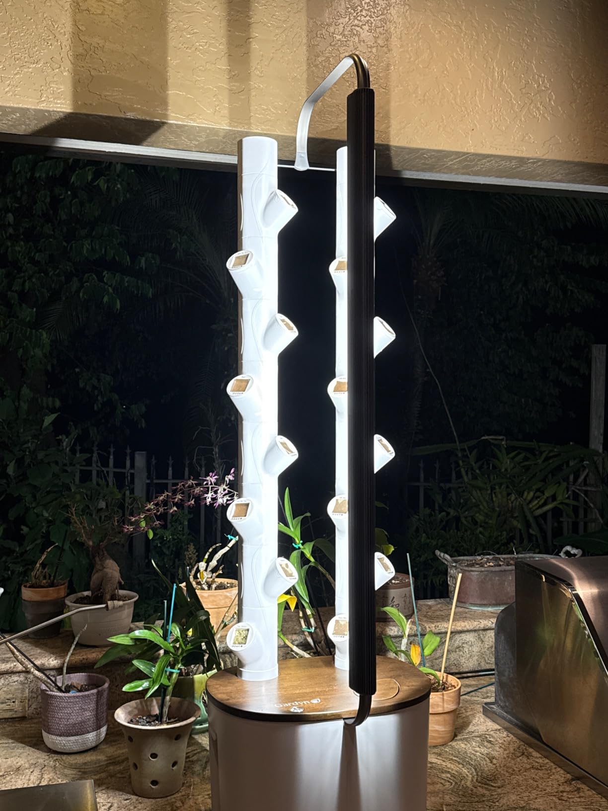 Gardyn Studio 2 Hydroponics Growing System - 16 Plants, Smart Tower customer photo 2