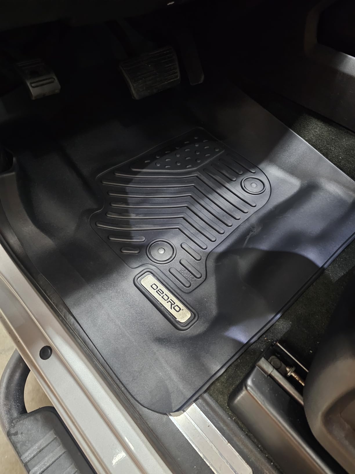 OEDRO Upgraded Floor Mats for 2019-2026 Chevy Silverado/GMC Sierra 1500 Crew Cab & 2020-2026 Silverado/Sierra 2500HD 3500HD, Bucket Seat, All Weather Custom Fit Silverado Accessories Floor Liners customer photo 1