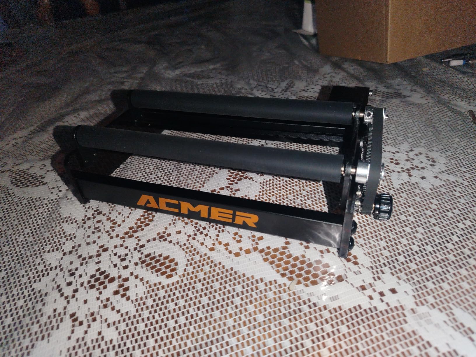 ACMER M4 Laser Rotary Roller, 360° Y-Axis Rotary Attachment for Laser Engraver, 3–150mm Adjustable Engraving Space, for Cylindrical Objects, Rings, Compatible with Most Laser Engravers customer photo 1